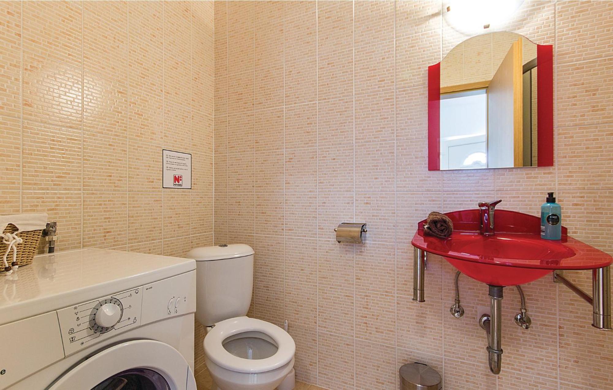 7 Bedroom Stunning Home In Ližnjan מראה חיצוני תמונה