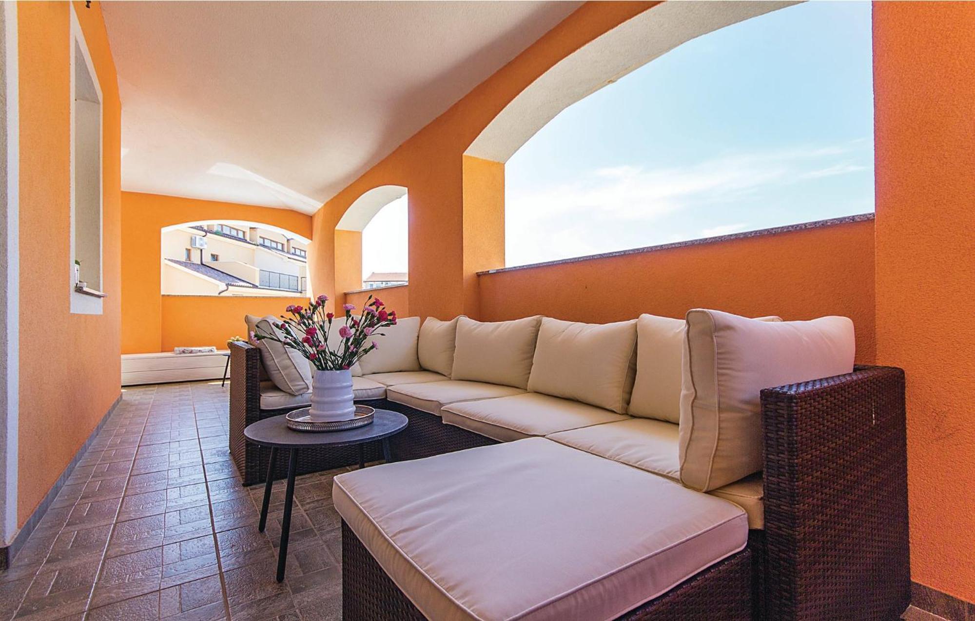 7 Bedroom Stunning Home In Ližnjan מראה חיצוני תמונה