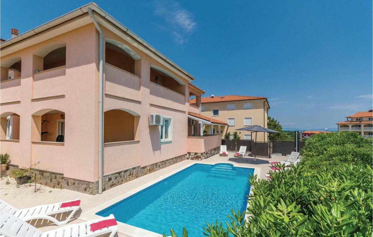 7 Bedroom Stunning Home In Ližnjan מראה חיצוני תמונה